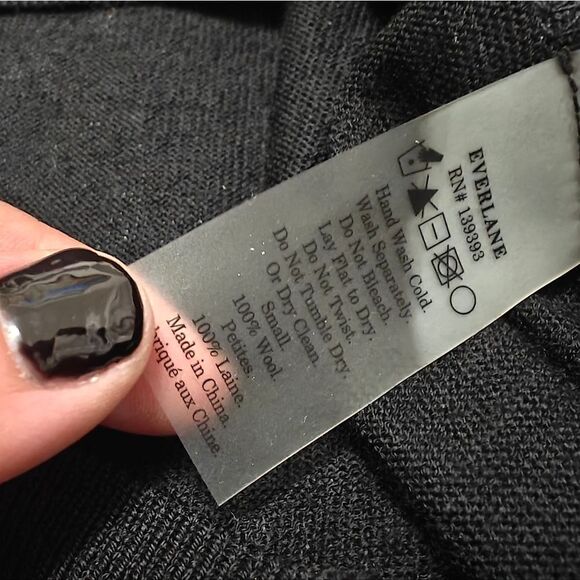 Everlane 100% Wool Black Crew Neck Sweater ling sleeve SZ S - Picture 6 of 6